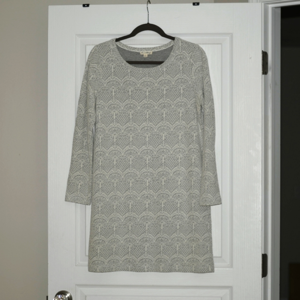 Jane and Delancey delicate grey & white dress